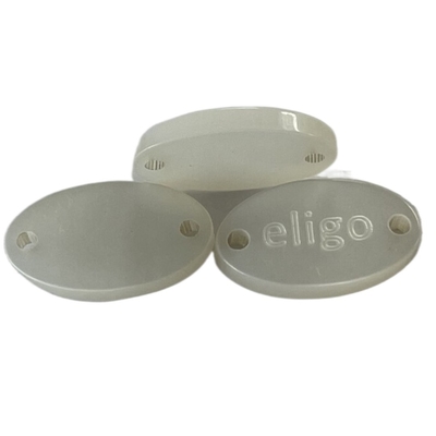 تصميم شارة Ellipse أزرار بلاستيكية فاخرة بلون أبيض مع شعار خياطة على نوع مخصص